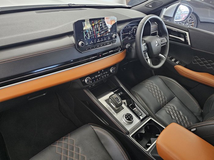 2023 Mitsubishi Outlander PHEV Exceed Tourer ZM MY24 AWD White Diamond with Black Mica Roof