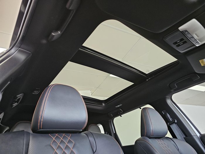 2023 Mitsubishi Outlander PHEV Exceed Tourer ZM MY24 AWD White Diamond with Black Mica Roof