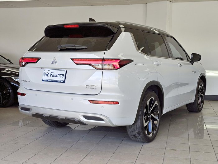2023 Mitsubishi Outlander PHEV Exceed Tourer ZM MY24 AWD White Diamond with Black Mica Roof