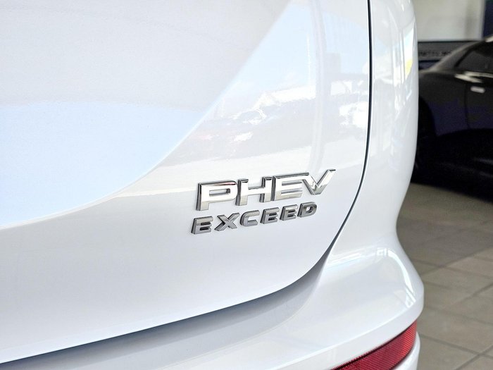 2023 Mitsubishi Outlander PHEV Exceed Tourer ZM MY24 AWD White Diamond with Black Mica Roof