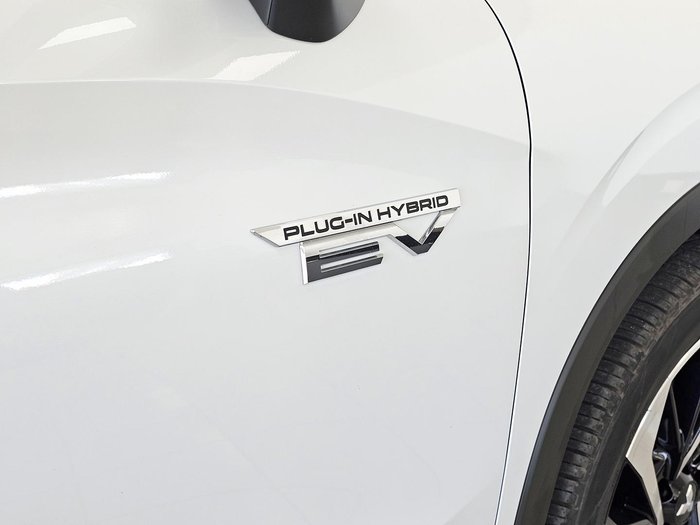 2023 Mitsubishi Outlander PHEV Exceed Tourer ZM MY24 AWD White Diamond with Black Mica Roof