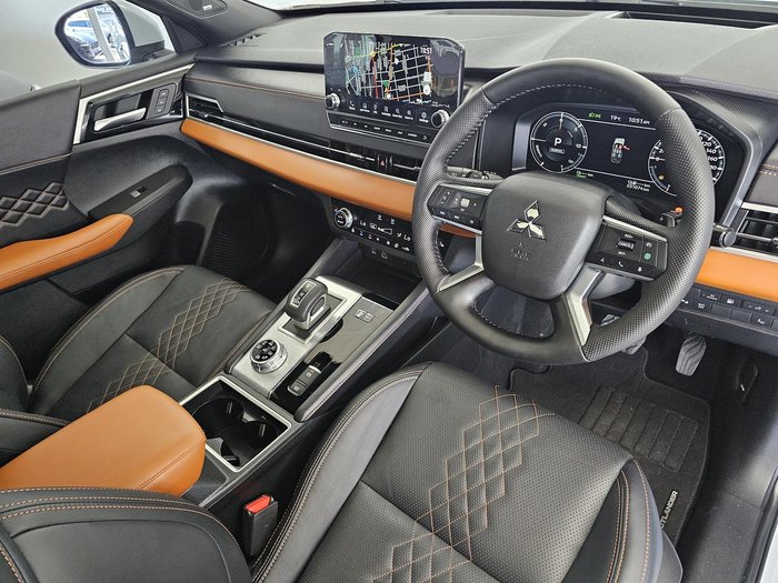 2023 Mitsubishi Outlander PHEV Exceed Tourer ZM MY24 AWD White Diamond with Black Mica Roof