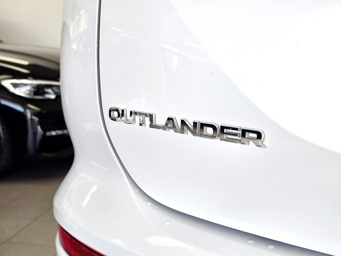 2023 Mitsubishi Outlander PHEV Exceed Tourer ZM MY24 AWD White Diamond with Black Mica Roof