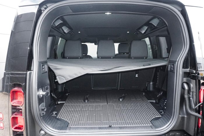 2025 Land Rover Defender 110 D350 X-Dynamic SE