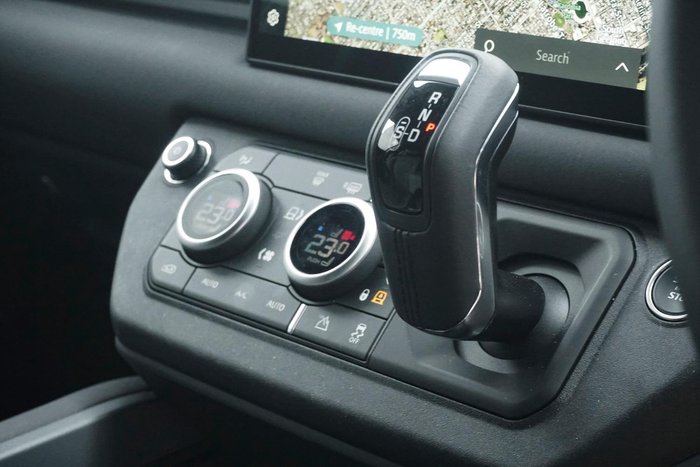 2025 Land Rover Defender 110 D350 X-Dynamic SE