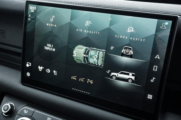 2025 Land Rover Defender 110 D350 X-Dynamic SE