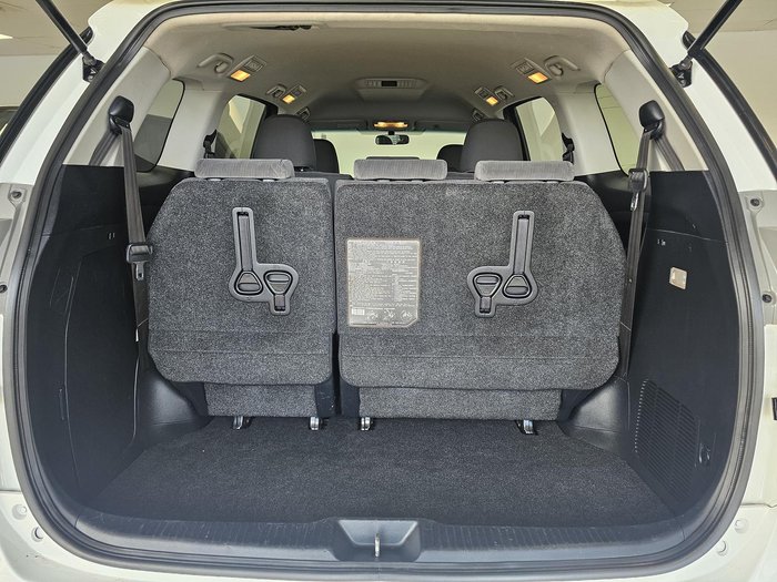 2016 Toyota Tarago GLi ACR50R White