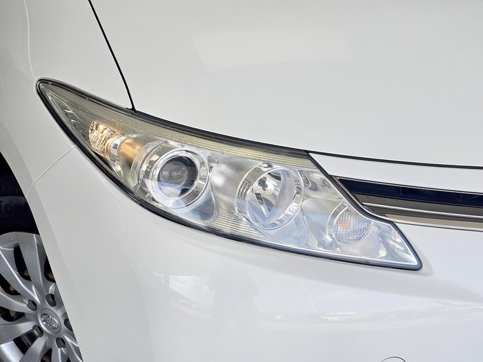 2016 Toyota Tarago GLi ACR50R White