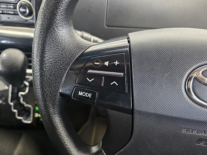 2016 Toyota Tarago GLi ACR50R White