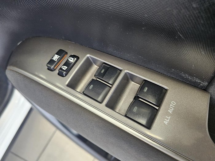 2016 Toyota Tarago GLi ACR50R White