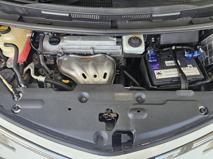 2016 Toyota Tarago GLi ACR50R White