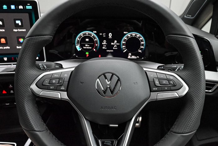 2025 Volkswagen Golf 110TSI R-Line