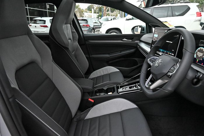 2025 Volkswagen Golf 110TSI R-Line