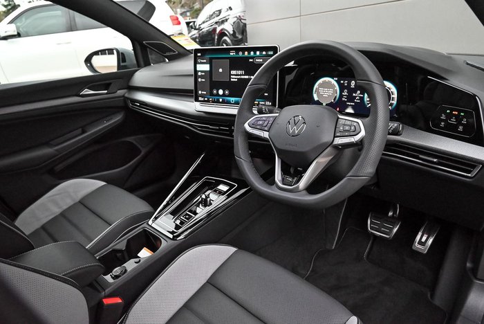 2025 Volkswagen Golf 110TSI R-Line