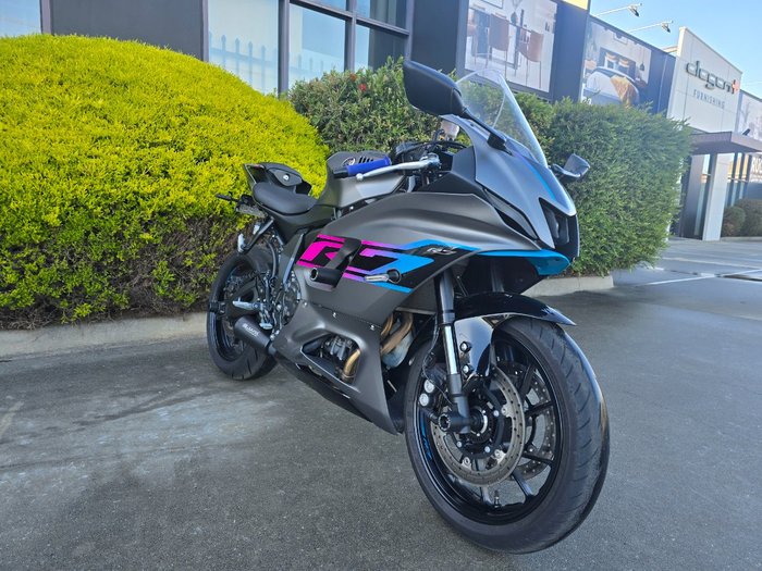 2024 Yamaha YZF-R7LA Grey
