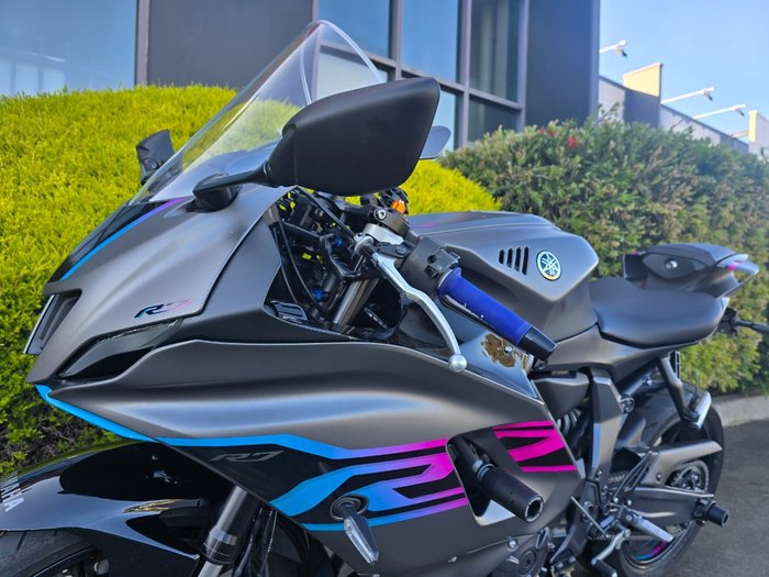2024 Yamaha YZF-R7LA Grey