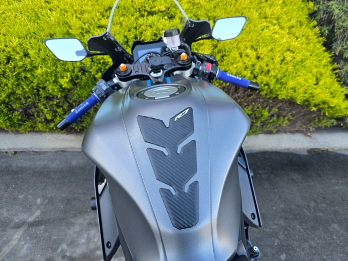 2024 Yamaha YZF-R7LA Grey