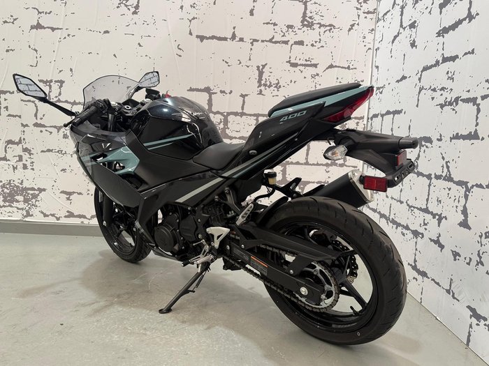 2020 Kawasaki Ninja 400 (EX400G) Ninja Black