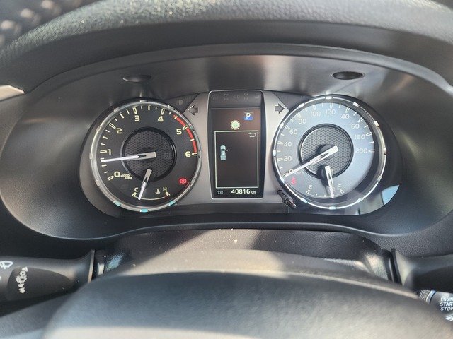 2022 Toyota HiLux SR5