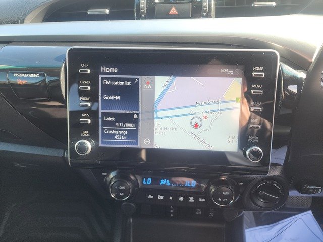 2022 Toyota HiLux SR5