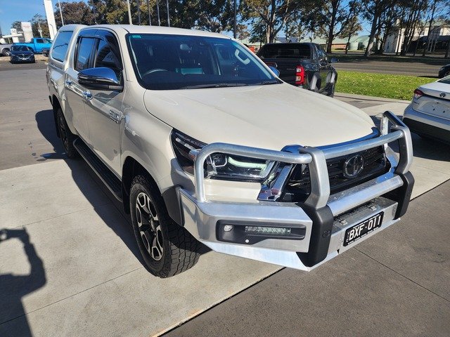 2022 Toyota HiLux SR5