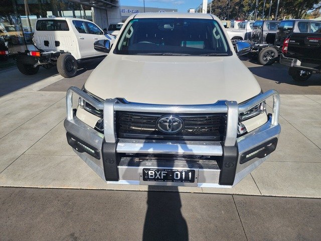 2022 Toyota HiLux SR5