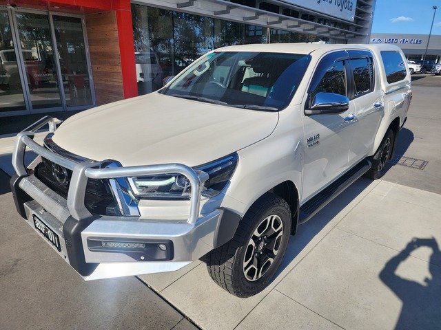 2022 Toyota HiLux SR5