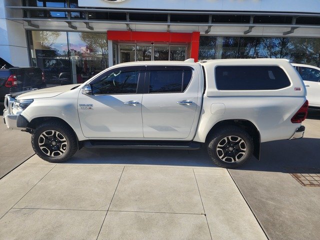 2022 Toyota HiLux SR5