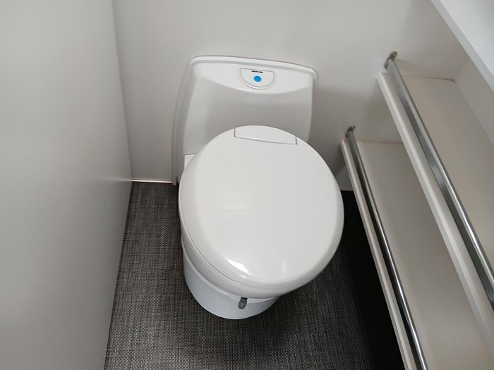 2017 New Age Caravans Manta Ray Mr19er 20'8