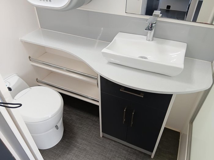 2017 New Age Caravans Manta Ray Mr19er 20'8