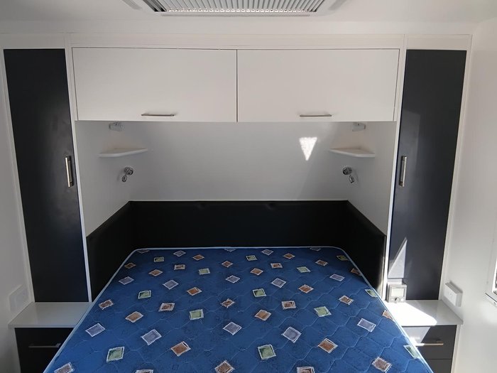 2017 New Age Caravans Manta Ray Mr19er 20'8