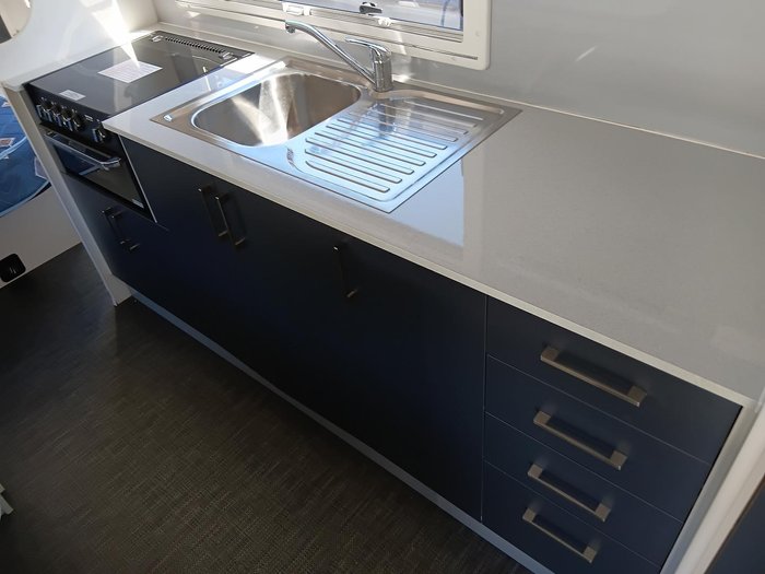 2017 New Age Caravans Manta Ray Mr19er 20'8