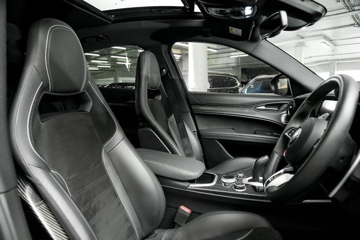 2022 Alfa Romeo Stelvio Quadrifoglio