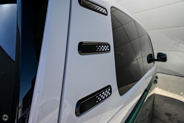 2025 Volkswagen ID. Buzz Pro BEV560