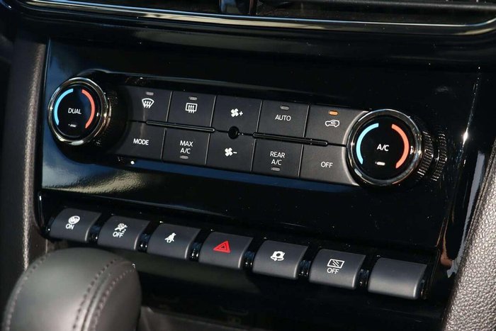 2025 Mahindra XUV700 AX7L