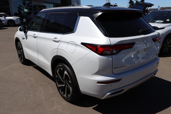 2025 Mitsubishi Outlander PHEV Exceed Tourer