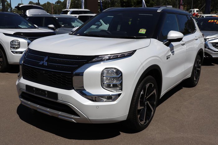 2025 Mitsubishi Outlander PHEV Exceed Tourer