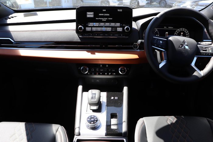 2025 Mitsubishi Outlander PHEV Exceed Tourer