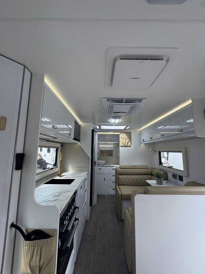 2025 JB Caravans Gator X 17'10 Fd Cafe