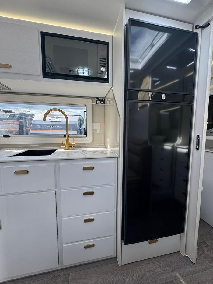 2025 JB Caravans Gator X 17'10 Fd Cafe