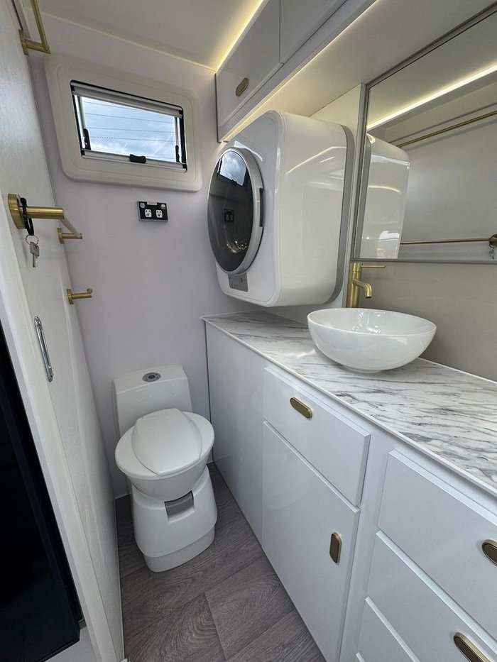 2025 JB Caravans Gator X 17'10 Fd Cafe
