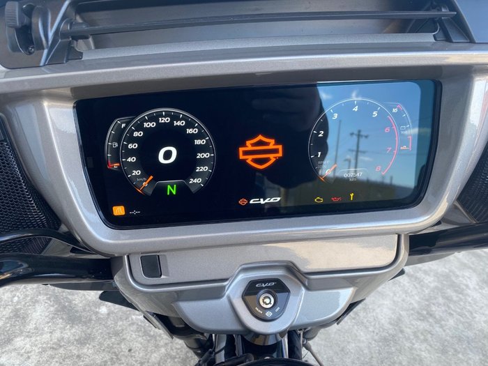2023 HARLEY-DAVIDSON FLHXSE CVO STREET GLIDE Grey
