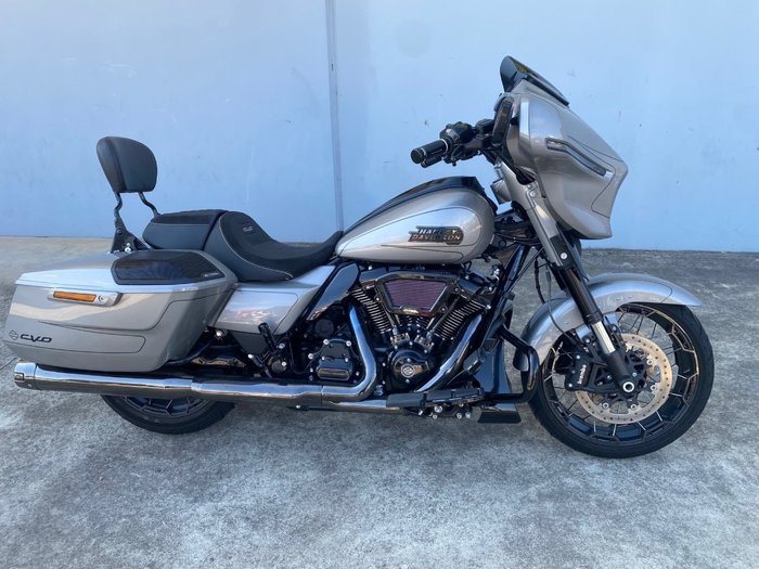2023 HARLEY-DAVIDSON FLHXSE CVO STREET GLIDE Grey