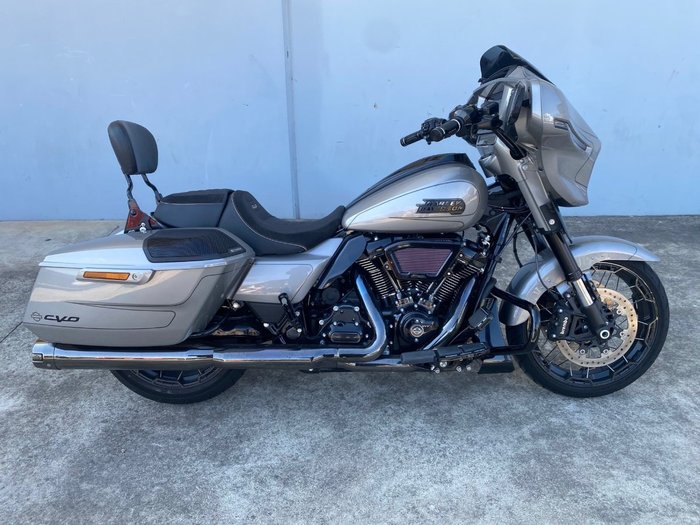 2023 HARLEY-DAVIDSON FLHXSE CVO STREET GLIDE Grey