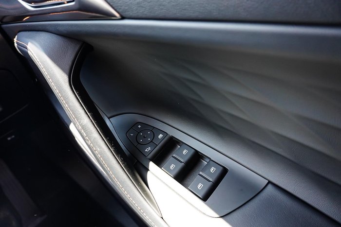 2025 MG HS Super Hybrid Essence