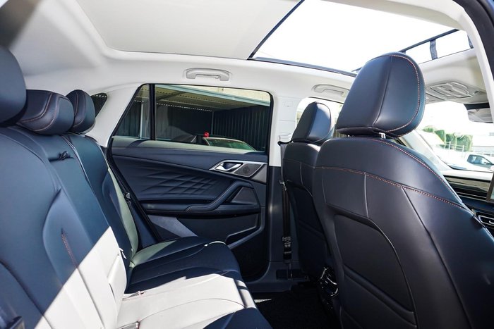 2025 MG HS Super Hybrid Essence