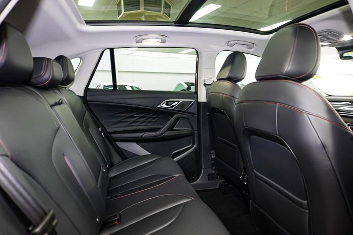 2025 MG HS Super Hybrid Essence