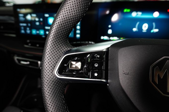 2025 MG HS Super Hybrid Essence