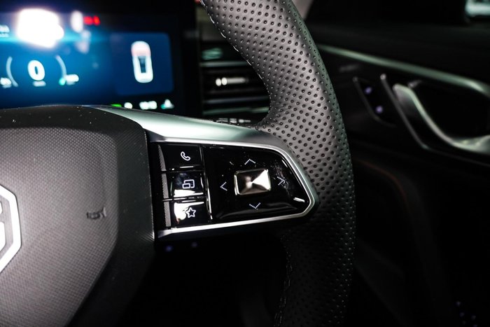 2025 MG HS Super Hybrid Essence