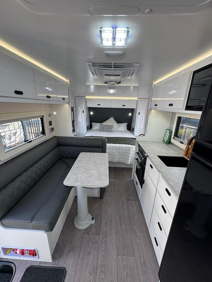 2025 JB Caravans Gator X 17'10 Rd L Lounge